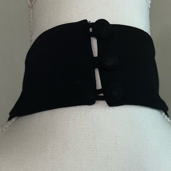 Elizabeth & James Tops Elizabeth & James Black Crepe Knit Perth Halter Top - Picture 4 of 10